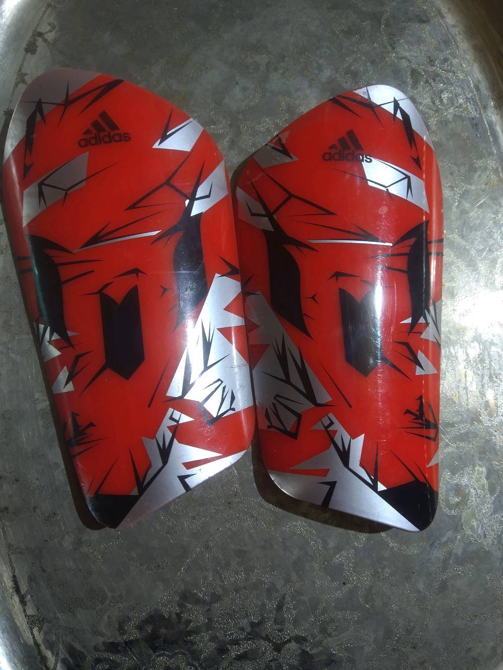 اغراض رخيصة كلمن و سعره اذا تحتاج واحد راسلني هنا