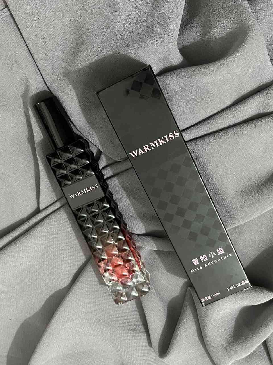 عطور سعر القطعه الف ونص اقل كميه للطلب 10 قطع  للحجز ماسنجر وباقي انواع العطور منشوره بحسابي ادخل ع الصفحه تشوفهن
او تواصل واتساب ***********
