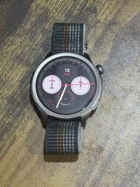Amazfit Balance • مستعملة ٤ مرات • شاشة AMOLED ١٫٥ بوصة