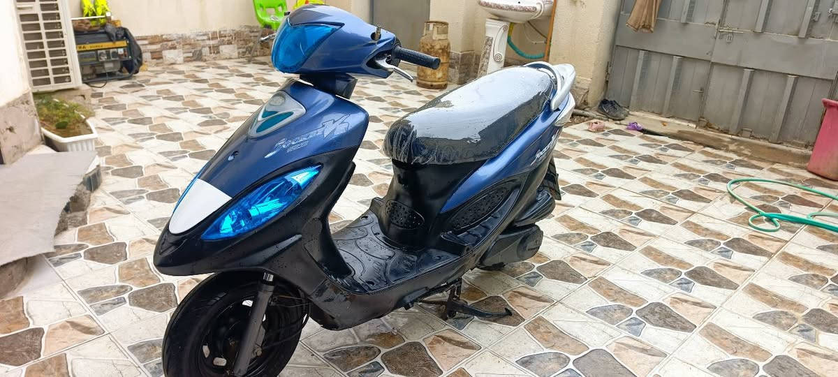 سلام عليكم دراجه كامكو في تو موديل 2013  دراجه رمبه كهربائيات كله شغاله محرك 125دراجه مامتعوبه  خير من الله سعر 600 رقم ***********
