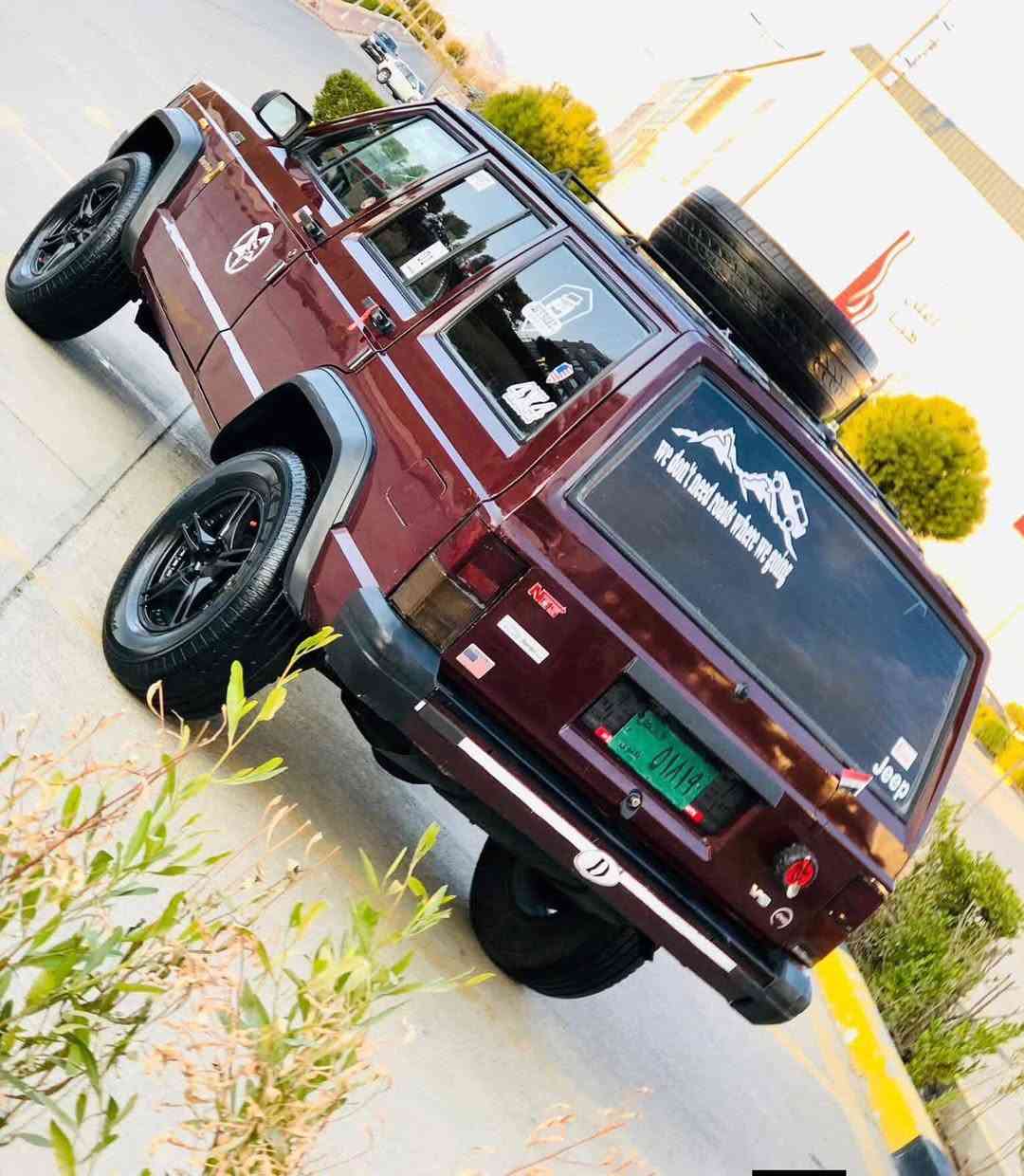 28گەلا قفڵ قفڵ 
تکایە مشتی نیت سرمان مەهێشێنە ،،،
ئاڕم پلاسێکە
مەکینەوگێڕی اڕنەبە 
تاک اکسلە زۆرزۆرپاکە
*********** السليمانية, العراق
