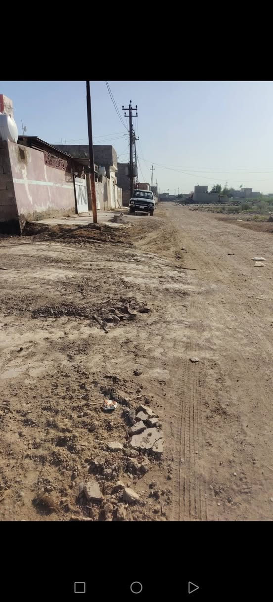 السلام عليكم قطعه أرض للبيع حواس مساحة 180م الوجه 9والنزال 20 شارع عرض 10م مجاور المختار قرب المدرسه الجديدة ***********
