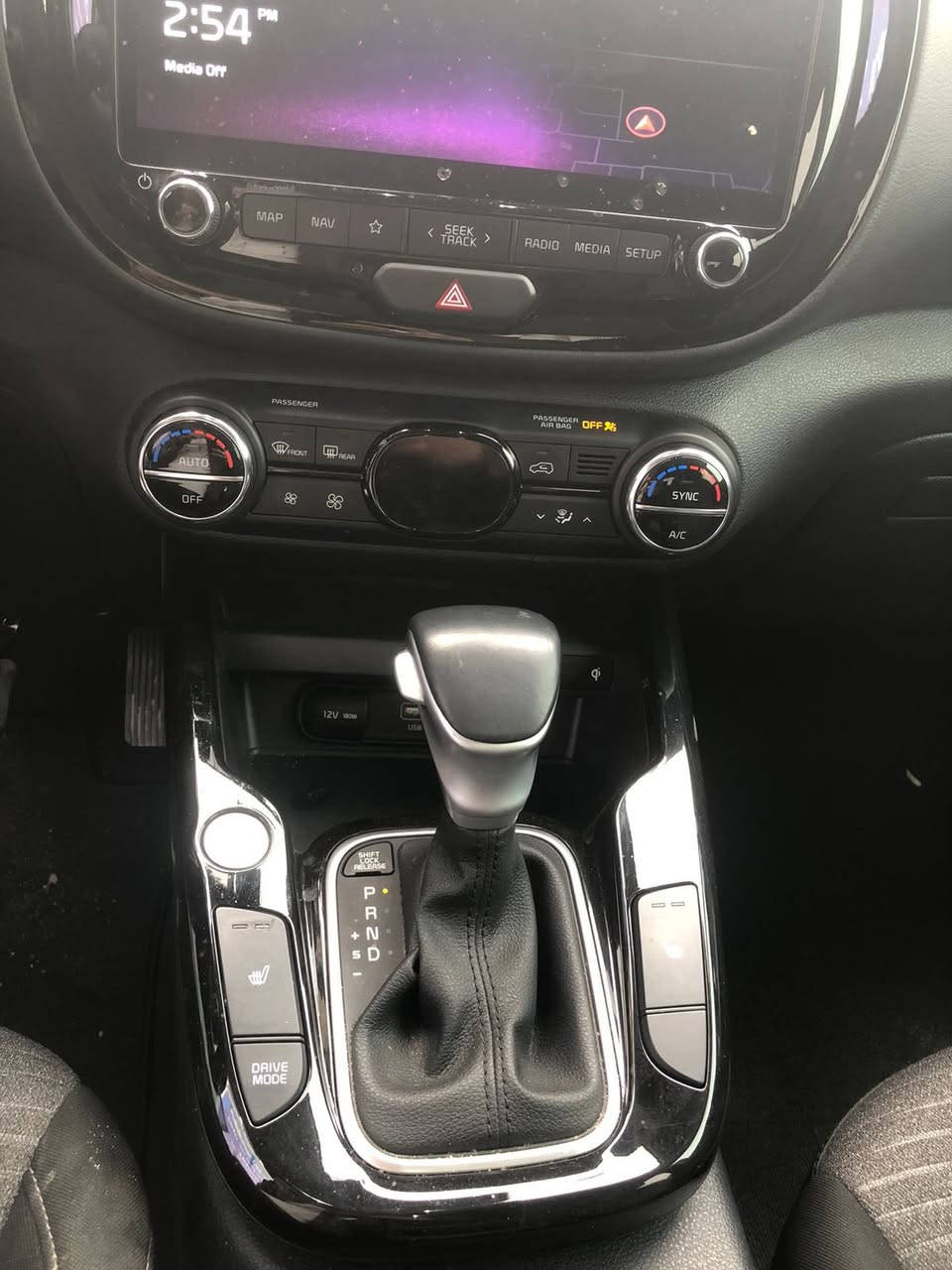 السلام عليكم للبيع كيا صول موديل 2024 بدون صبغ وبدون تبديل بيه بارد بخشم البنيد بس
السيارة فول مواصفات واحد على واحد 
فتحة شاشه بصمة كامرة حساسات رادارات تشغيل عن بعد مري شفط تدفئة تبريد كشنات وستيرن وبيه هواي مواصفات بعد بدون لوحات السعر 162 وبيه مجال مكاني كربلاء طويريج حي ابو جوعانة 
***********
