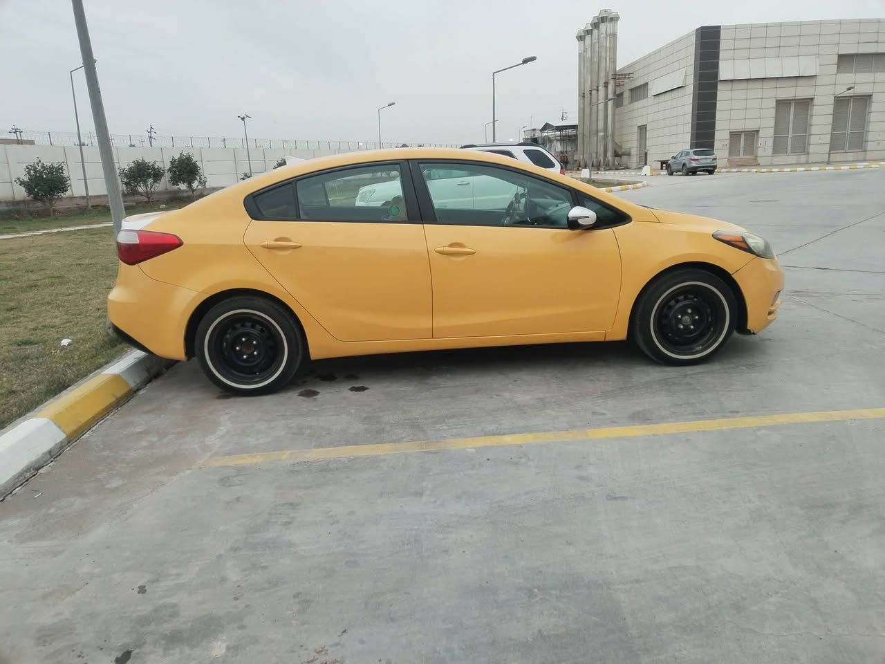 فورتي مديل 14 وارد امريكي… تخم تاير… حداديه… مكينه… گير… سيارة 🚗 نظيفة رقم بغداد بسمي مصفره هيه وغرمات بيه سياره بيه فخذه وشغل واحد علئ واحد العنوان ميسان المشرح واساب موجود سعر 92 وبيه مجال *********** وساب موجود
