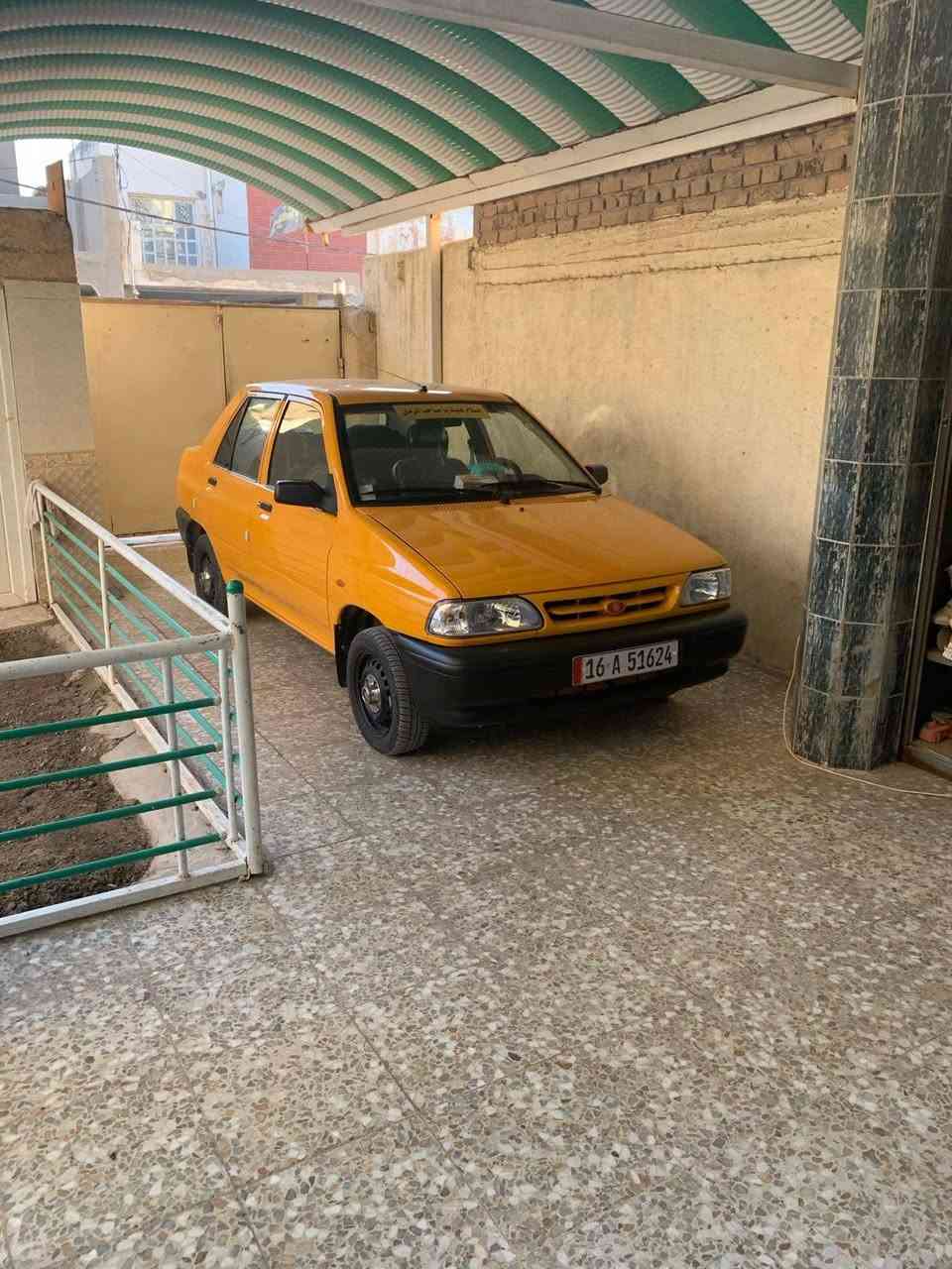 دار للبيع في ام الخيل الاولى/ ديوانية المساحة 180 بناء 2012 نزال 20 واجهة 9 متر - كراج صحيات خارجية مع حديقة برانية 9 متر غرفة نوم وصالة ومطبخ وحمام + صحيات داخلية والطابق الثاني غرفتين نوم وصالة البيت بي سطحين + بيتونه للخزن العنوان الشارع الرئيسي السايدين مقابل صيدلية البستان الفرع الثاني البيت الثاني بداية الفرع قبل فرع شارع البلدية ركن اعدادية دمشق للتواصل مع البائع ***********
