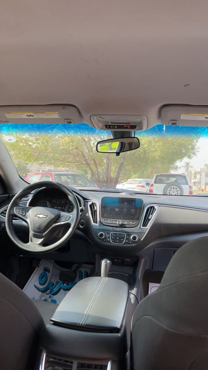 شوفرليت ماليبو 2020 LT
وارد امريكي مرقم اربيل ماشيه 58 mil
مواصفات فول عده الفتحه 
بصمه صندوق ابواب 
كشن كهرباء 
تشغيل عن بعد 
شاشه كار بلاي 
كشنات تدفئه 
قطعتين تبريد وبقيه المواصفات 
السعر. 105 وبي مجال 
مكان السياره بغداد حي الجامعه
تواصل ***********
