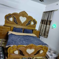 غرفة نوم • نظيفة • تحتاج تعديل