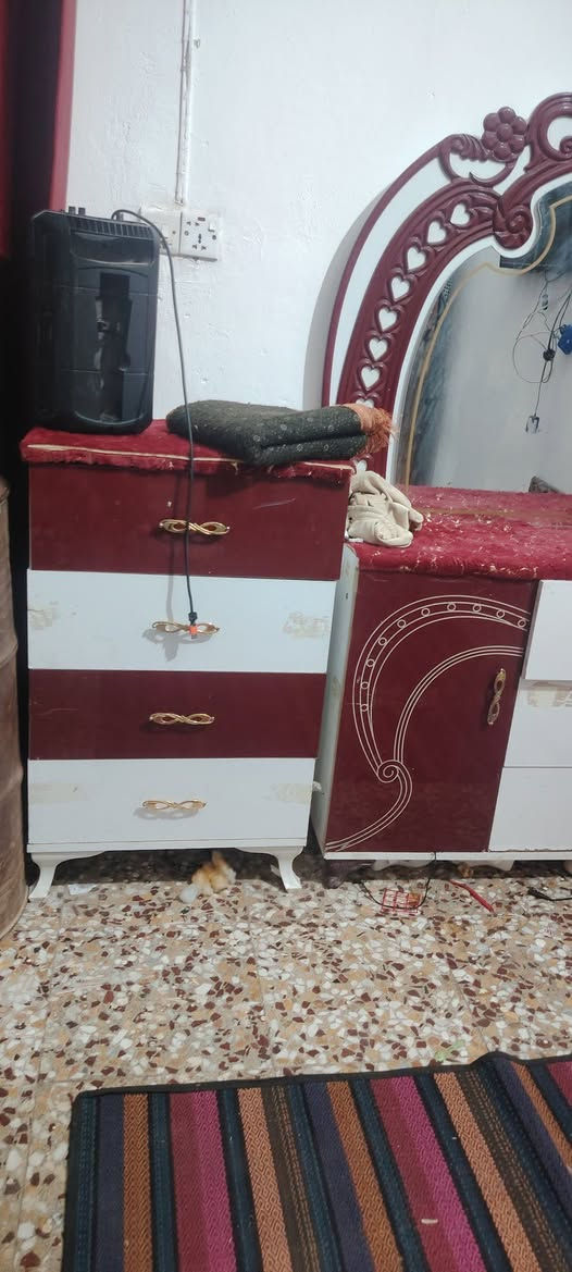 سلام عليكم غرفه تركيا لبيع بس تخته جربايه مابيها السعر 200 بيها مجال العنوان الحمزه الشرقي مو غربي يريدها يراسلني خاص


**إذا كنت صاحب هذا الإعلان وتريد حذفه لأي سبب، رجاءا أرسل رسالة إلى الدعم الفني**