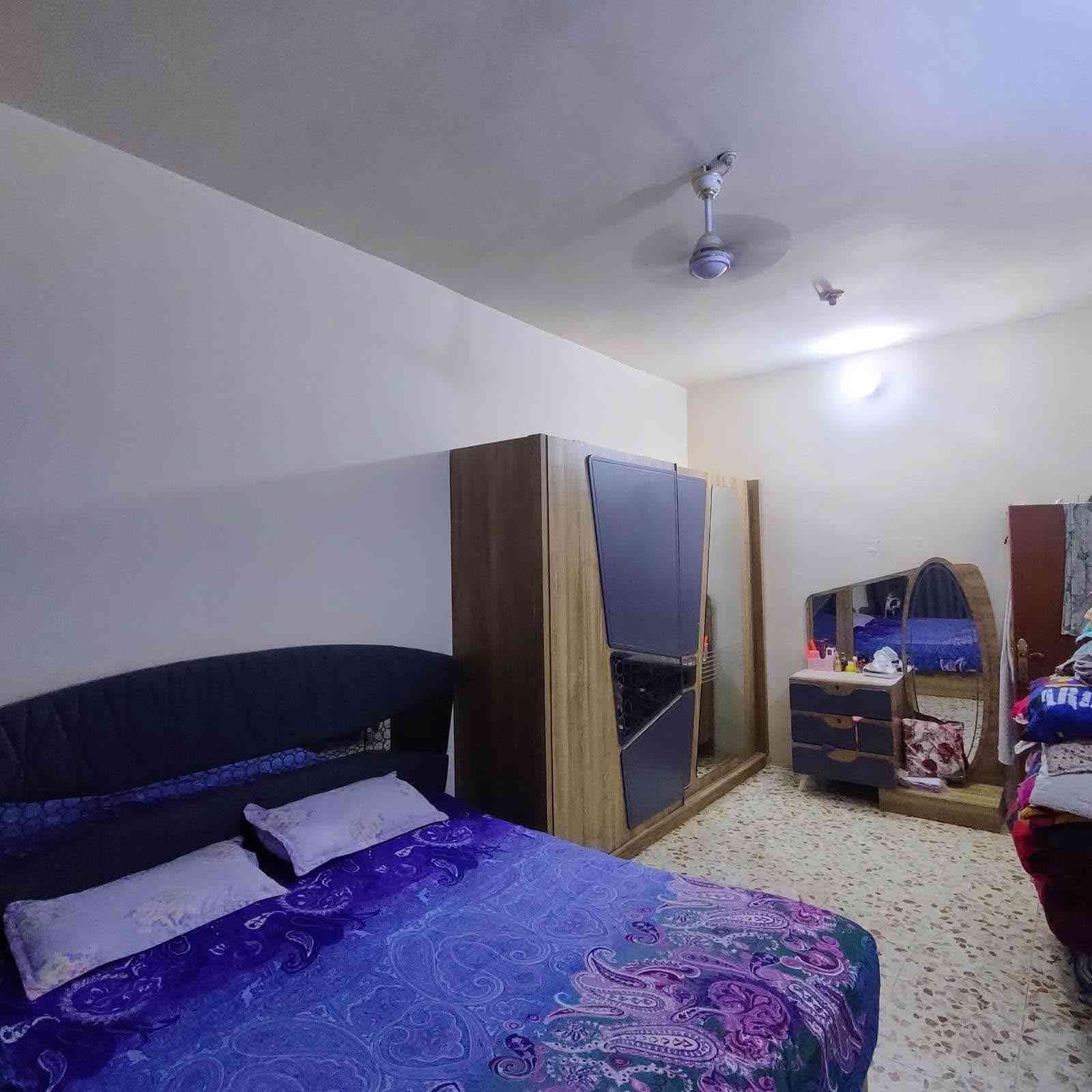 سلام عليكم 
بيت للبيع / زراعي
في منطقة جسر ديالى نهاية شارع المصرف قرب شبكة ابو اسماعيل 
المساحة 100 نزال 17 الواجهة 6 ونص 
البيت نظيف تجي وتشوف بعينك هسة بالجديد مرتبة كلة 
طابقين مثل ما موضح بالصور
3 غرف نوم صالة حمام مطبخ 
مطبگ بورسلين 
سقف ساندويتش بنل 
للاستفسار 
*********** 
متوفر واتساب بغداد, العراق
