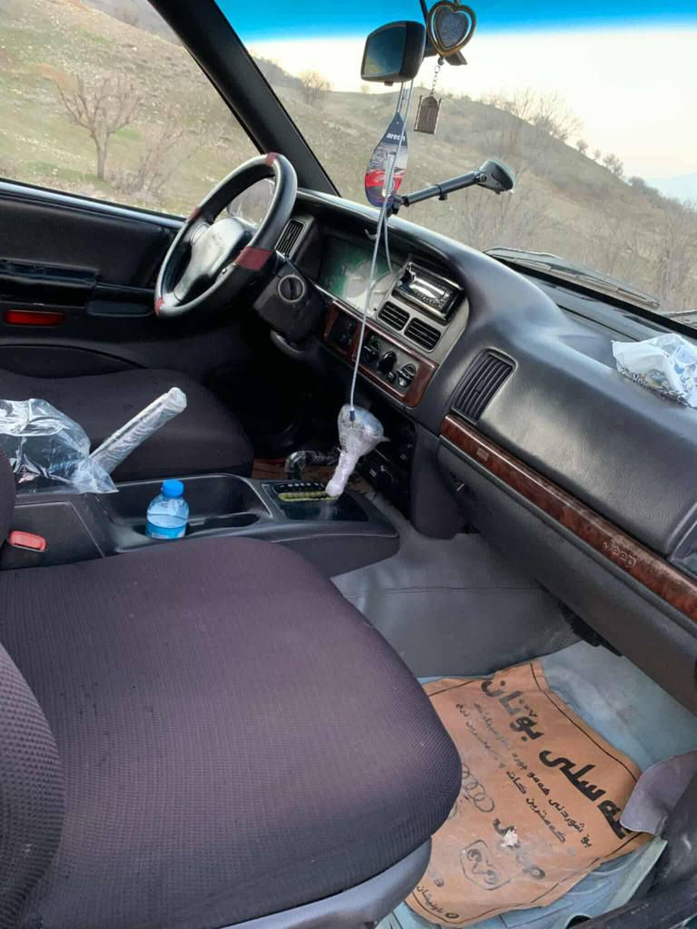 Jeep Grand Cheroke
بـــۆ فـــــرۆشـــتن!مۆدێلە 1996
ئـاڕم پلاستیــك ســـلێـمـانی بەشەرتی ئەولیات سەنەویشی لەگەڵدایە،
هەموو گیانی مەزبوتە گێڕو مەکینەی بەشەرت 
چوار تایەی تازەی نیو جەبەلەی بۆ بەسراوە دەبڵ ئەکسل 4×4 و هەموو گیانی ئیشەکات تەبرید سارد و گەرم ئیشەکەت مەزبـوتە کاربای وکامل چوار جام کارەبا Auto کامل لایت و بلاجیکتۆر ئیشـەکات.
نـــرخـی 55 گەڵاو معامەلەیەکی کەم لە سلێـمانیم  ژ.م *********** السليمانية, العراق
