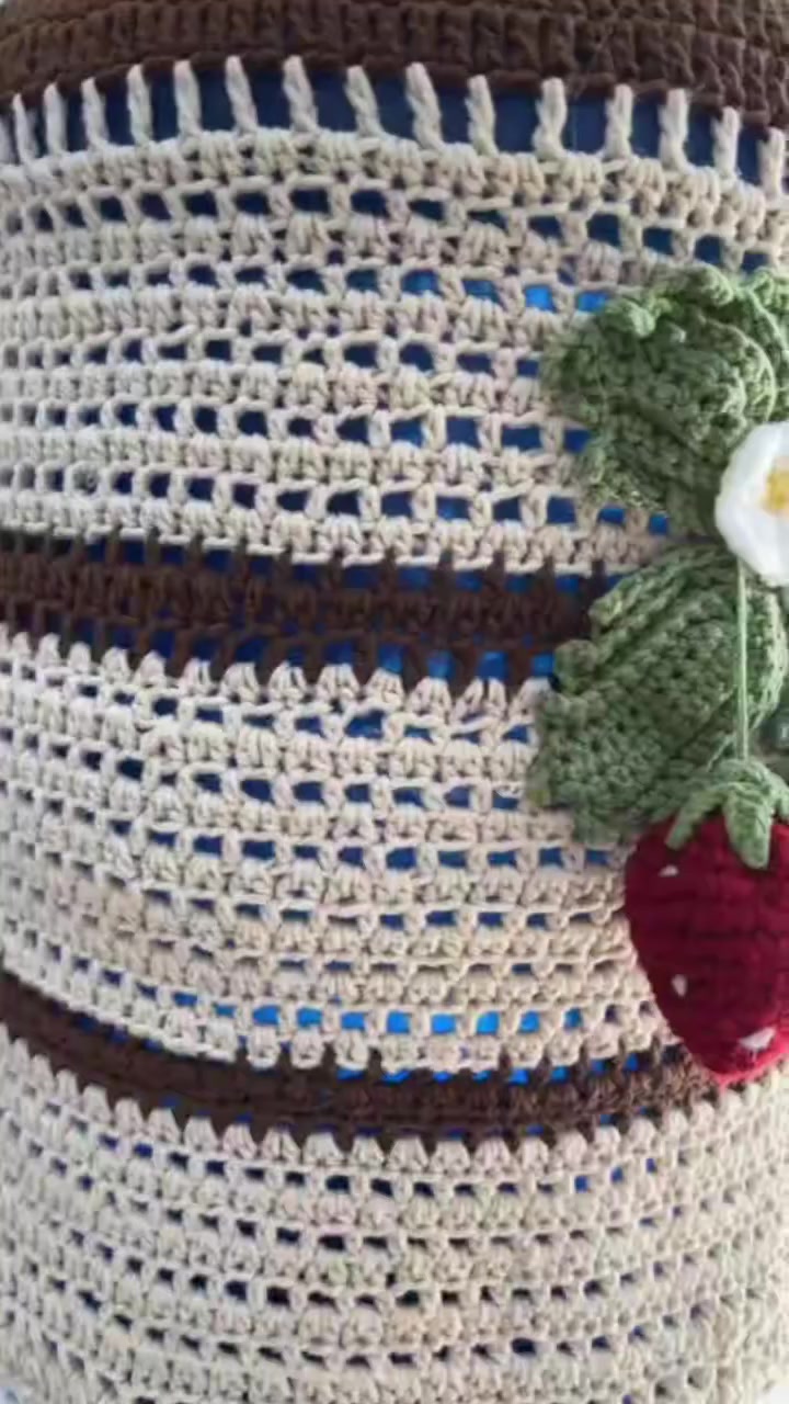 السلام عليكم
اشتغل كروشية مفارش وسلات وغطاء براد وكلشي يخطر ع بالكم هاي نبذة عن شغلي للاستفسار خاص


**إذا كنت صاحب هذا الإعلان وتريد حذفه لأي سبب، رجاءا أرسل رسالة إلى الدعم الفني**