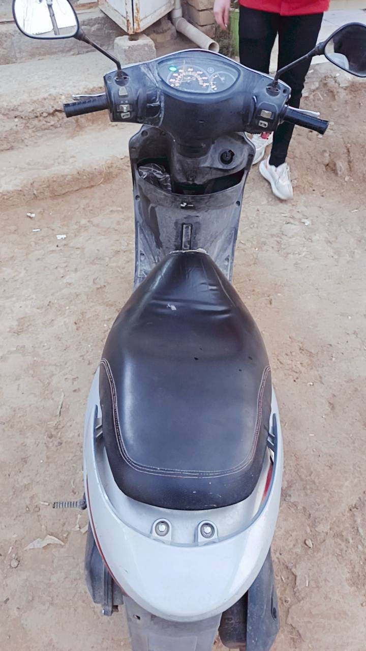 دراجه بريز لكزز
دراجه نظيفه 
مكاني الزعفرانيه 
سعر 500 وبيها مجال 
***********
