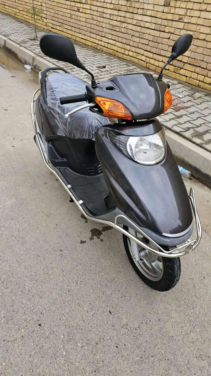 سلام عليكم للبيع سبيسي ماليزي زيرو موديل 25 كفاله عامه صالها كم يوم  من طالعه من معرض دراجه جديدة زيرو بعدها جديده بل جيس ماماشيه 
اي استفسار خاص او  اتصل على رقم  
*********** 
*********** 
مكاني كوت الفلاحيه
