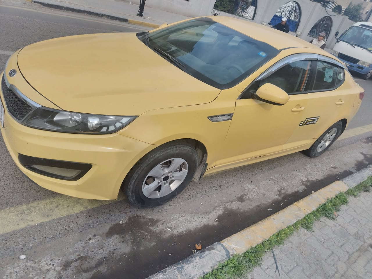 السلام عليكم اوبتيما وارد كوري 2012 رقم بغداد انكليزي بأسمي سنوية لغاية ال2030 سيارة جاهزه للأخير بدون حادث مكفولة تخم تاير حداديه كير ومكينه جدد بدون لافتح ولا نضوح ولا شي مكينه 2000 الكير 6 نمر جدد 
موصفات عاديه:: قطعتين تبريد شاشه كامرى مري شفط حساسات مودوشمه بالكامل كاعيات بلادية مال شركه وسفريات كامله هنه وجنطه 
 تبريد وتدفئه  شرط 🥶
كهربائيات شركه سيارة جديده كلش 
السيارة مصبوغه صبغه وحده عوزها صبغ فقط 
وأي ملاحظه عدك اتصل وتدلل 
سعرها 108 وبيها مجال قليل 
مكاني بابل قضاء القاسم. 
***********
***********
