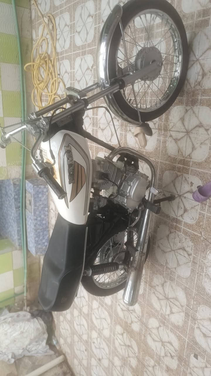 البيع غراض دراجه كامله مكينه   والغراض صلي 22بلاد سعرهن ٢٥٠ قفل مكاني شطره هذا رقمي ***********
