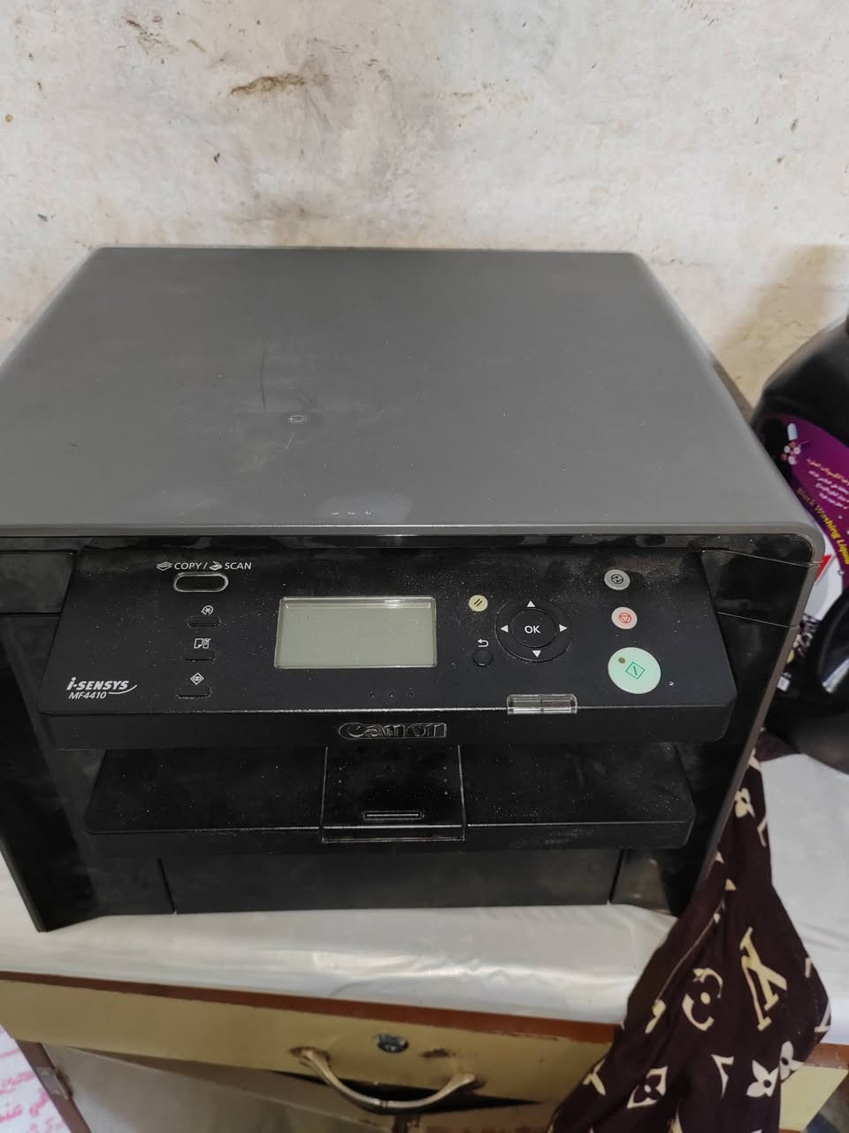 ثلاث طابعات كانون. مختلفات الموديل... الشكل الحديث و الشكل القديم..ملون السعر شلع ب 500 
السودة ابيض و اسود فقط 
مكاني بغداد الكاظمية ***********
