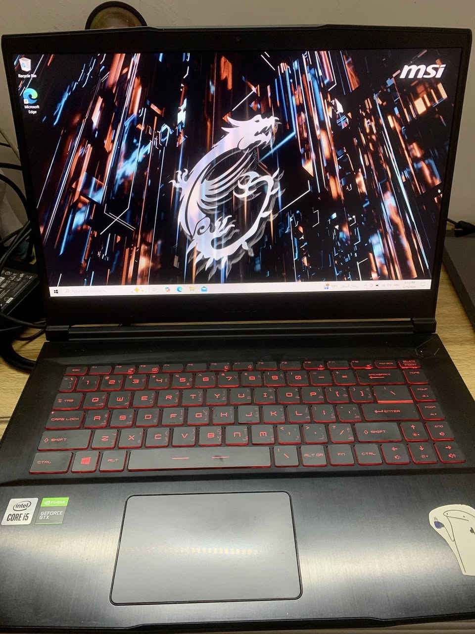 السلام عليكم
لابتوب الكمينك من Msi فئه GF63 gaming
اللابتوب نضافه عاليه بدون خلل او ملاحضه مضمون بالكامل

ياتي بمواصفات
شاشه حجم 15.6 انش بمعدل تحديث 144Hz الوان نقيه

معالج حديث من انتل
Core i5-10300H turbo to 4.85GHZ 
الجيل العاشر فئه H للاداء الثقيل

كرت الشاشه المنفصل 
GTX 1650-4GB FULL PERFORMANCE 

رامات تم تطويرها الى 16GB نوع DDR4

هارد 256GB SSD بالاضافه الى 1000GB HDD مضاف

كيبورد عربي ضوئي وبطاريه تستمر اكثر من ساعتان

اكيد اللابتوب مناسب لكافه الكيمنك و برامج المونتاج و الهندسه 

مع شاحن الاصلي و ماوس
السعر 545 الف فقط 
بغداد قرب البياع ويوجد 🚚 
تواصل***********
