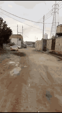 بيت للبيع زراعي مساحه ١٨٠ كونكريت مكانه حي الجامعه الصخين نزله. المختار شارع عريض١٥ متر  ثالث بيت عن شارع سايدين تبليط مجاري  الشارع كهرباء ثري فيز بناء طابوك كونكريت بناء ٢٠٢٢  بيت جاهز السكن. سباب البيع ضرف خاص  محتويات البيت غرفه صاله مطبخ صحيات حوش يخذ ثلاث سيارات حديقه مرتبه والبناء كلش نضيف جميع الخدمات موجوده سعر ٦٥ مليون بيه مجال  بيت فارغ حاليآ ***********
