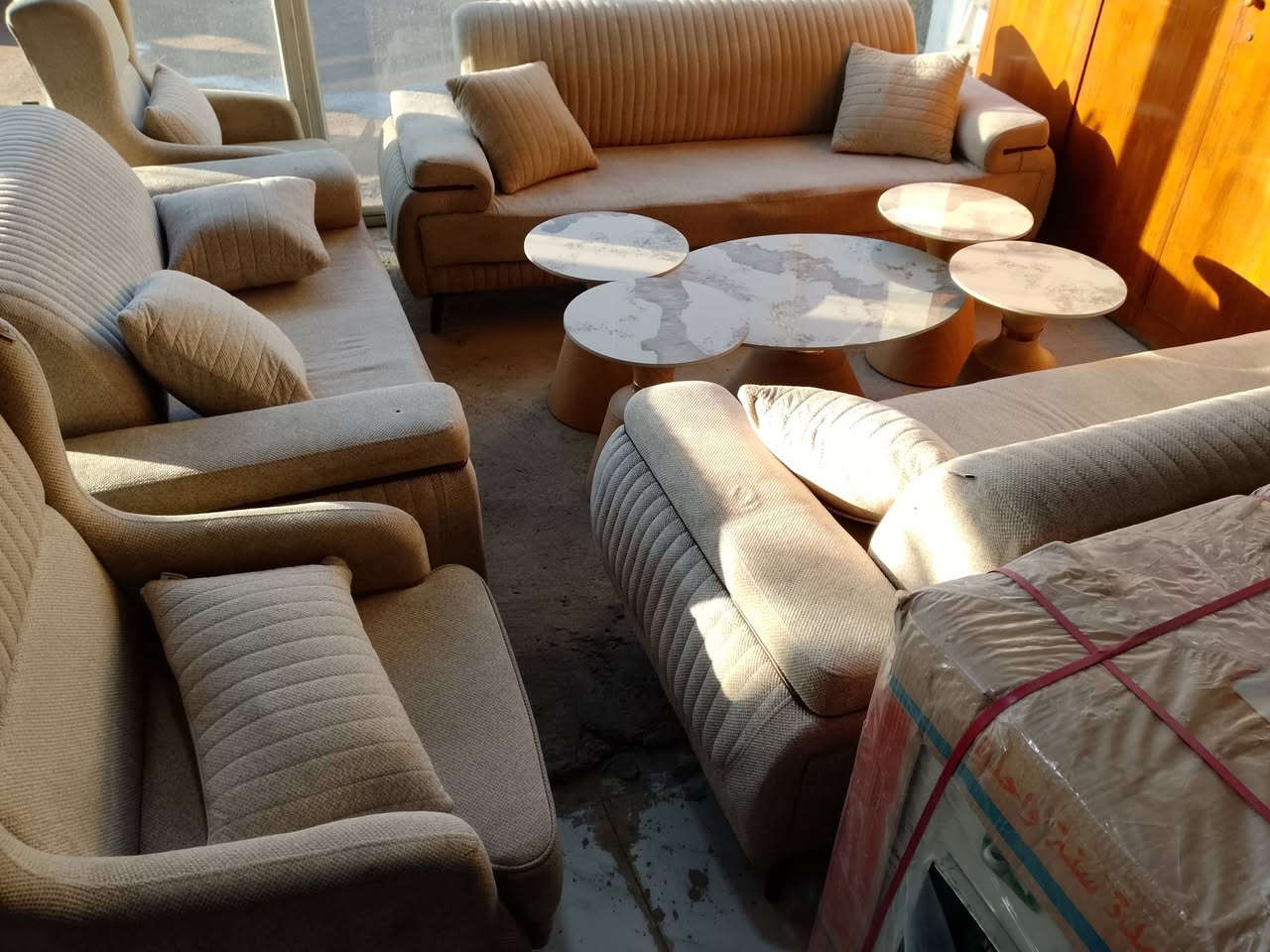 ويه الأمراء كادر مميز بنقل الأغراض داخل وخارج بغداد والى المحافظات كادر متخصص بفتح وشد غرف النوم وتنصيب السبالت والكاونترات والمطابخ التركيه وتغليف الأغراض بكل دقه وأمان بأسرع وقت ممكن وبأسعار جدا مناسبه..اتصال واتساب ***********
