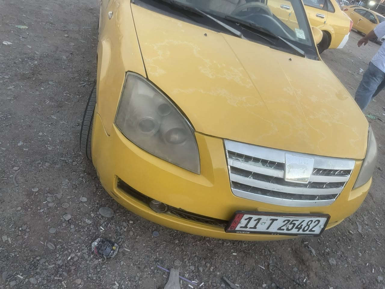 السلام عليكم 
شيري A5 للبيع السعر ٢٨ 
سنويه لل٢٧ مصفره هيئه وغرامات 
بسمي تحويل مباشر رقم بغداد انكلييزي 
المكان بغداد حي الجهاد سياره مابيها ضربه فقط تلكيط خياس  ..كير ومحرك كامري ابو الجف 
موديل ٢٠١٠  
الرقم ***********

