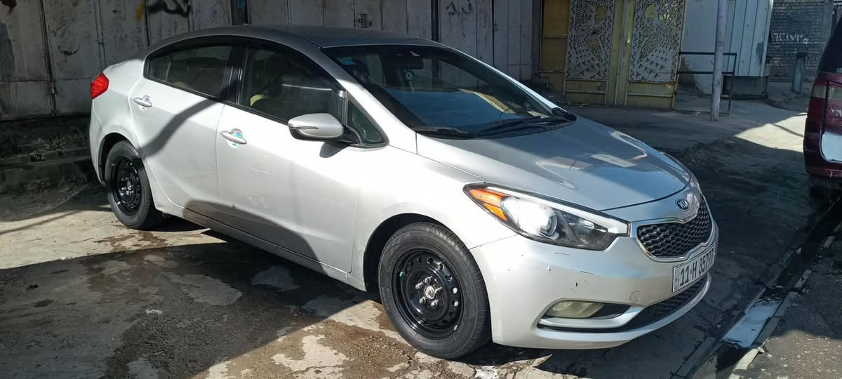 فورتي 16
حادث دعاميه امامي فقط بدون دواخل وبارد قليل 🫴
مكينه 1800 دوش مامتوحه ماشيه 145
كير بلادي 
موصفاتها 
اشير بالمري 
تحكم جهتين 
كشافات 
داخل صاج 
دوشمه كامله +تخم تاير وصدر جديد +منظومه زنون 
مكاني بغداد 
السعر 118 
رجا اقر المنشور للاخير 
ترهم مراوس بتكسي 🫴👍🚖
***********
