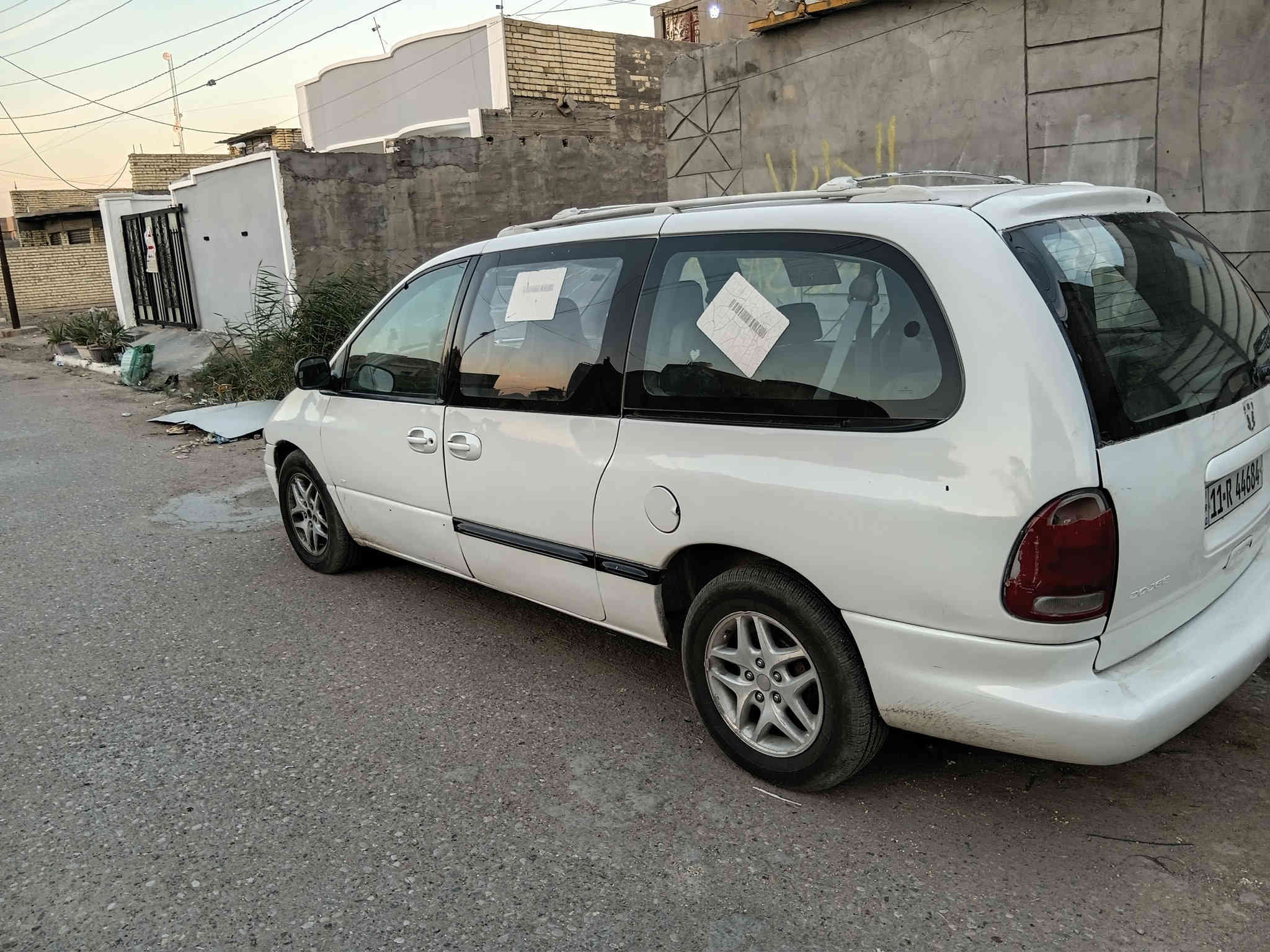 دوج كرفان
موديل 1998
السعر 40 اوبي مجال 
رقم ***********
