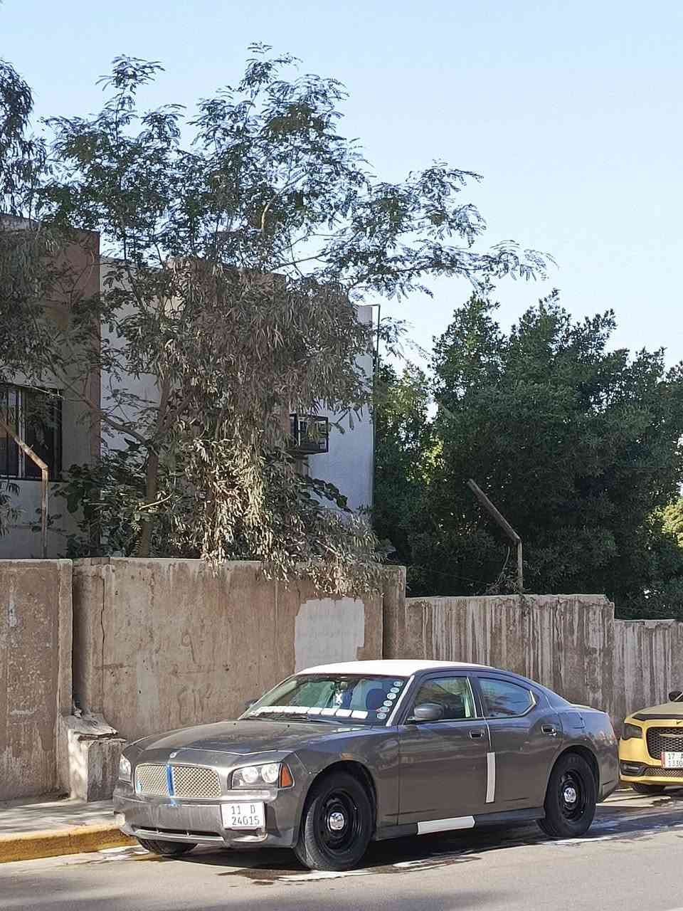 جارجر ٢٠٠٩ Abs اصل ٣٥٠٠ قطعتين تبريد كشن كهربائي رقم بغداد تحويل ثاني يوم تخم تاير تخم ويل بوليسي تدفئة تبريد كهربائيات كلها شغالة  صدرها حلو مصبوغة حزام للجمالية فقط ماشية 240 الف  سعرها ٩٠ وبيها مجال وترهم مراوس *********** مكان ديالى الخالص
