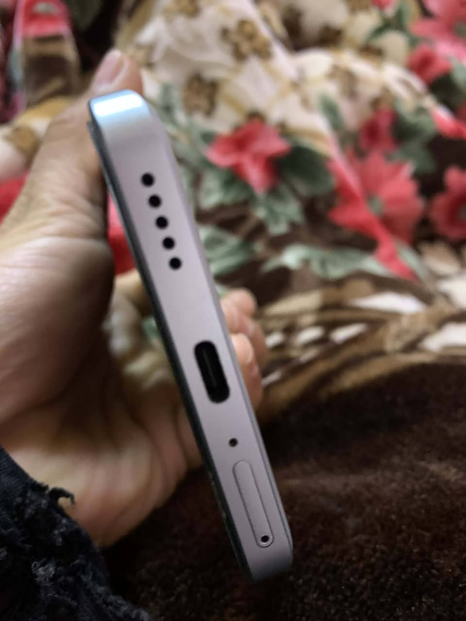 شاومي 13 t غني عن التعريف
 مراوس او بيع 

 نظافة 100% غراضه كامله 

كامره 1080 p 60 fp

ببجي 120 فريم  هرتزية 144 

 ذاكرة 256 +8 كامرة


**إذا كنت صاحب هذا الإعلان وتريد حذفه لأي سبب، رجاءا أرسل رسالة إلى الدعم الفني**