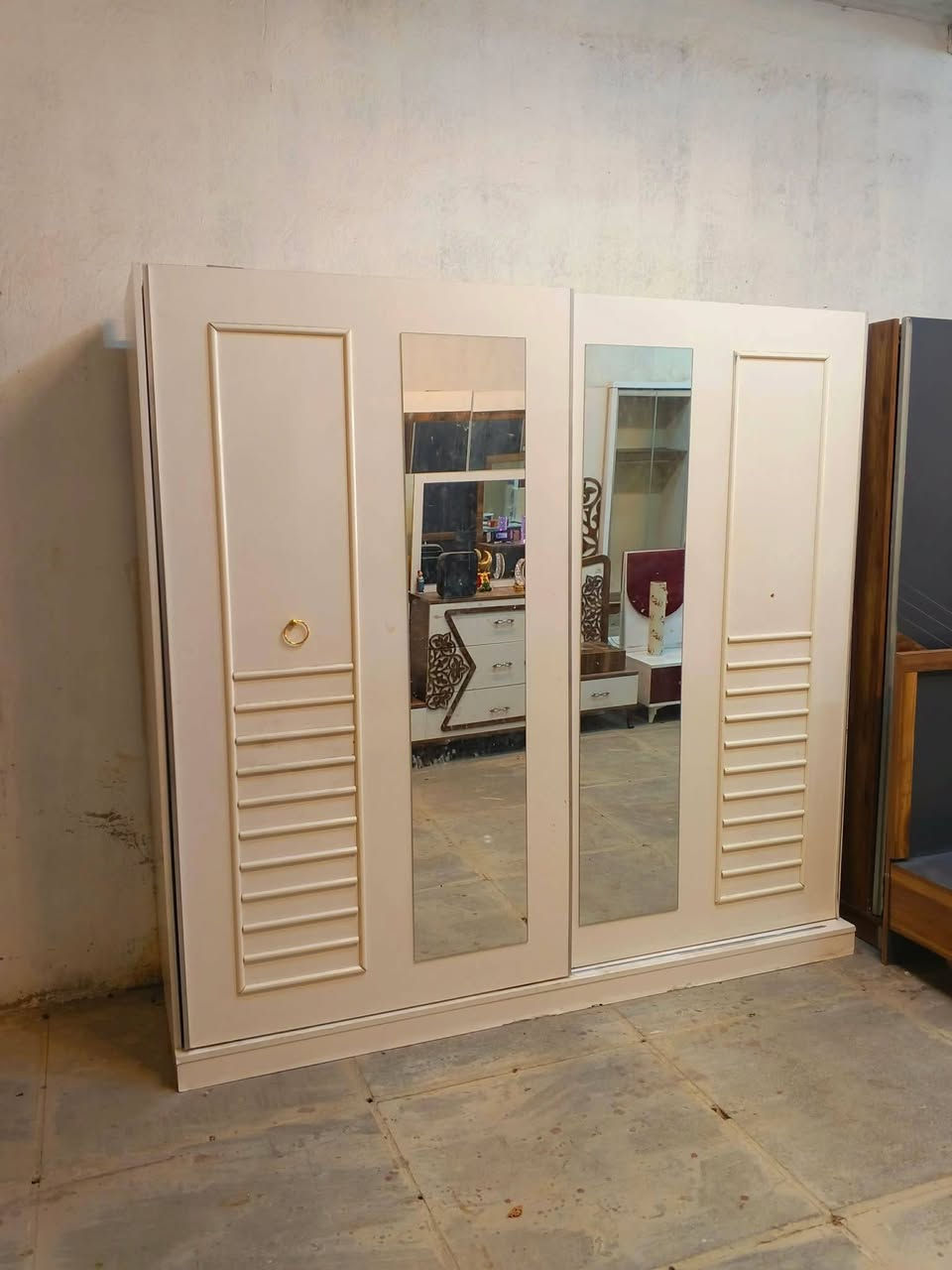 غرفة نوم مستعملة🇹🇷
 نضافة 90 ٪💯فول نضافه
عدد القطع /5
نضام / سلايت💢
سعرها بس /375/400💸فقط سارعو بل حجز 
شد ونقل داخل بغداد مجاني🚛
يوجود توصيل محافضات 🚛


**إذا كنت صاحب هذا الإعلان وتريد حذفه لأي سبب، رجاءا أرسل رسالة إلى الدعم الفني**