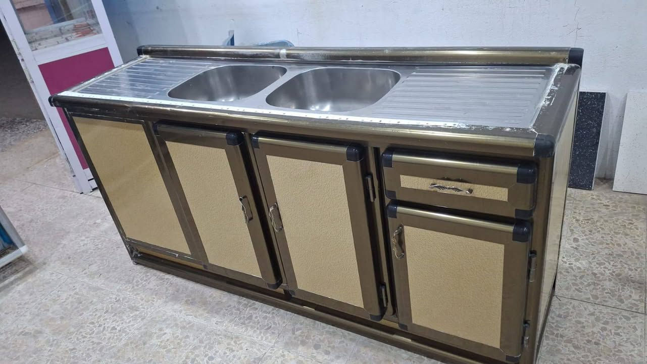 كونترات مستعمل نضيف سنك 
واحد قياس متر ونص 
الثاني مترتين 

كوفه حي ميسان قرب جوهره العرب *********** النجف, العراق
