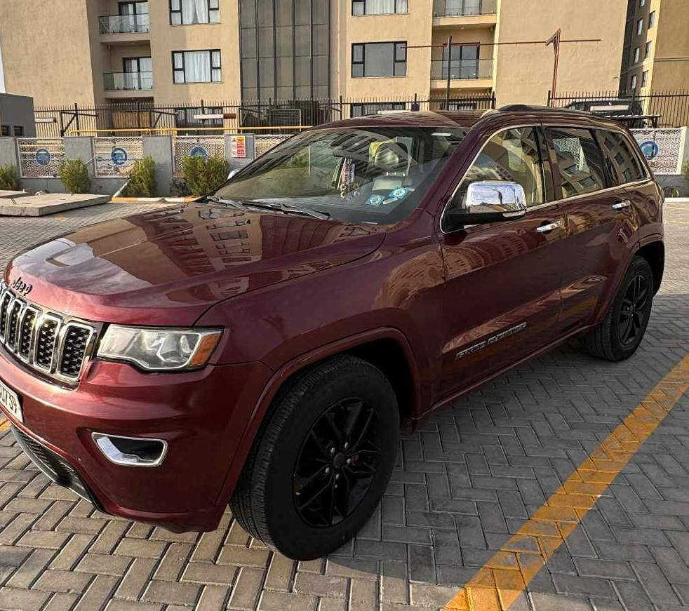 جيب شيروكي لمدد موديل 2019
سياره وارد امريكي حادثها موضح بالصور ضبغها بالحادث فقط البجم كبس حادثها جنطه ماشيه 112 الف كيلو متر محرك 3600 فول مواصفات بدون فتحه السياره بدون نقص رقم بغداد باسمي السعر 180 اذا امراوس يكون افضل موجوده بغداد


**إذا كنت صاحب هذا الإعلان وتريد حذفه لأي سبب، رجاءا أرسل رسالة إلى الدعم الفني**