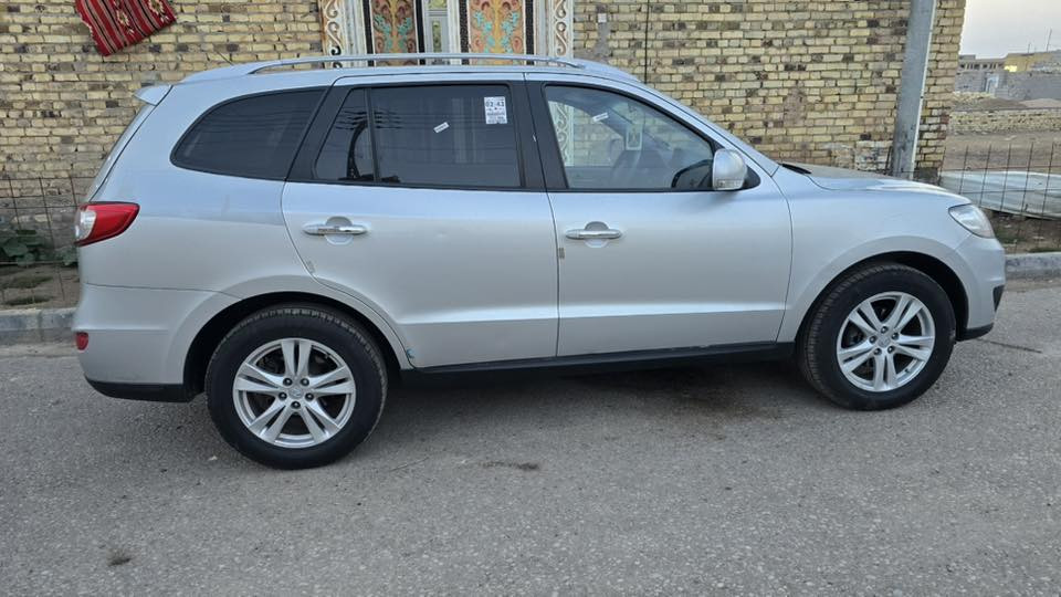 ادوات متومه
سنتافيا 2012 
محرك 4 سلندر گاز سوبر جارج 
7 راكب 
السيارة مكفولة كير ومحرك 
تخم تاير جديد قبل شهر مبدل 
حدادية جديدة 
ما بيها أي نقص 
السعر 48 ورقه 
مكان السيارة العمارة 

***********
