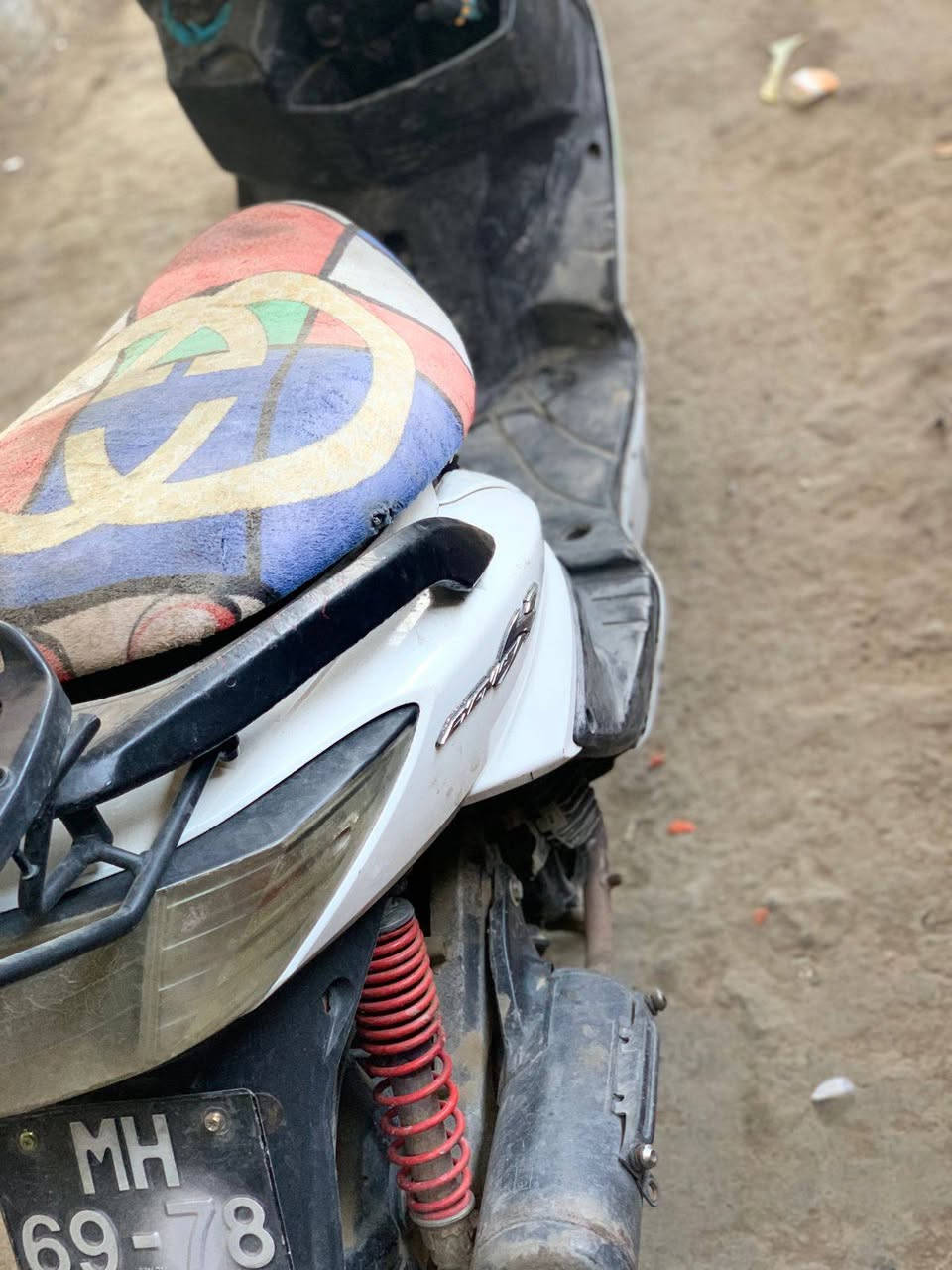 دراجه سكنس فحل كابرتير محرك مفتوح كهربائيات كله شغاله ما عدا الشاشه نظافة الكفرات 50%سعره 400 ألف  وبيه مجال بسيط 

 العنوان ابوغريب جسر الزيتون 

***********
***********
