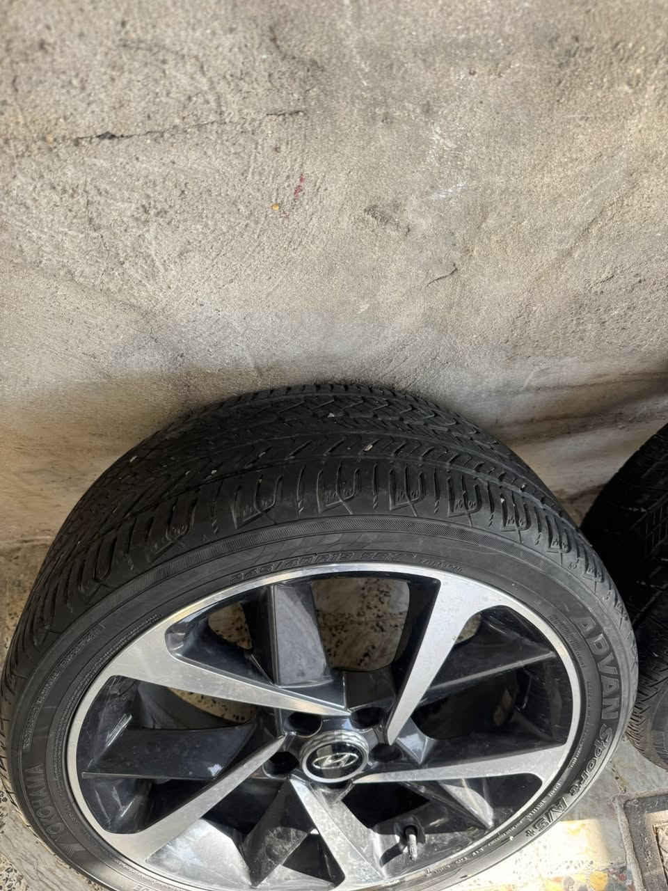 سلام عليكم ويل كب سوناتا 2023 للبيع هنة والتايرات ***********
