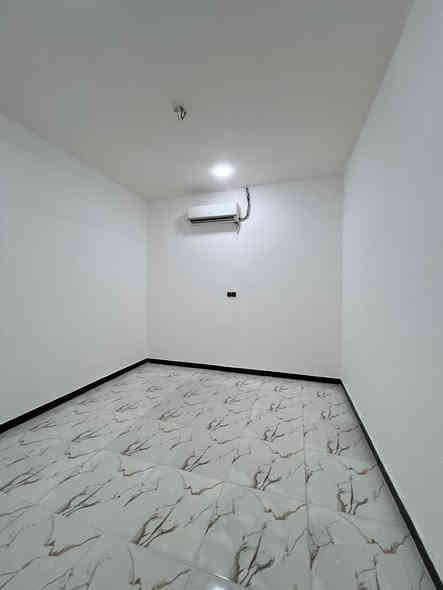 يا الله سلام عليكم توفر بيت بمساحه 150متر العنوان الجزيره الفيروزيه طابوصرف زراعي بسم عراقي المشتري ياخذنسخا من طابو وكالت محكمه ومكاتبت مكتب يتكون البيت من غرفتين وستقبال ومطبخ وحمامات داخليه وخارجيه وكراج وحديقه زغيره السعر68وبي مجال للستفسار***********
