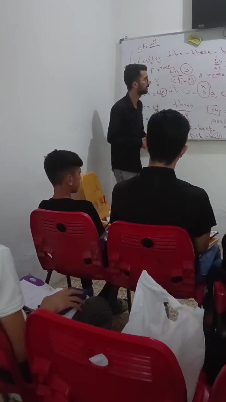 نعلن عن فتح باب تسجيل 
لكورس اللغة الانكليزية 
الأستاذ بشار الخطيب 
العنوان / مقابل مرقد الحر مجاور صيرف اليساري 

○ للجحز والأستعلام /
***********

✨ انضموا إلينا وحققوا النجاح مع معهد الولاية 

#معهد_الولاية

https://t.me/al_alwilaya

‏تابع قناة معهد الولاية في واتساب: https://whatsapp.com/channel/0029VbAFjba4IBh7GkBkAa2d

https://www.facebook.com/share/15j3eNdxuV/

https://vt.tiktok.com/ZSr29GcXw/ #افضل_معهد

