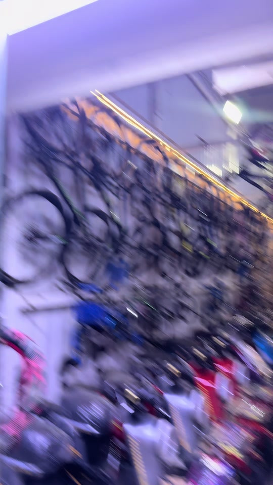 🚴‍♂️ بايسكل 27.5 تاير عريض 🔥 إذا تدور على بايسكل قوي، ثابت، ويتحمل الاستخدام اليومي والأوزان الثقيلة… هذا هو الخيار الصح 💪 ✅ قياس 27.5 ✅ تاير عريض لثبات أقوى على الشارع ✅ يتحمل الأوزان الثقيلة بكل راحة ✅ هيكل متين وشغل نظيف ✅ متوفر أيضاً بقياس 24 💥 مناسب للشباب وللاستخدام اليومي والمشاوير الطويلة 💥 راحة وثبات وشكل يلفت النظر 📍 متوفر يم معرض أبو سجاد 📞 للاستفسار والحجز: *********** لا تضيع الفرصة… الجودة الأصلية تبين من أول لفة 🚴‍♂️🔥 #الهم_صلي_على_محمد_وأل_محمد #معرض_ابوسجاد_للبايسكلات #بايسكلات #دراجات #تيك_توك 

