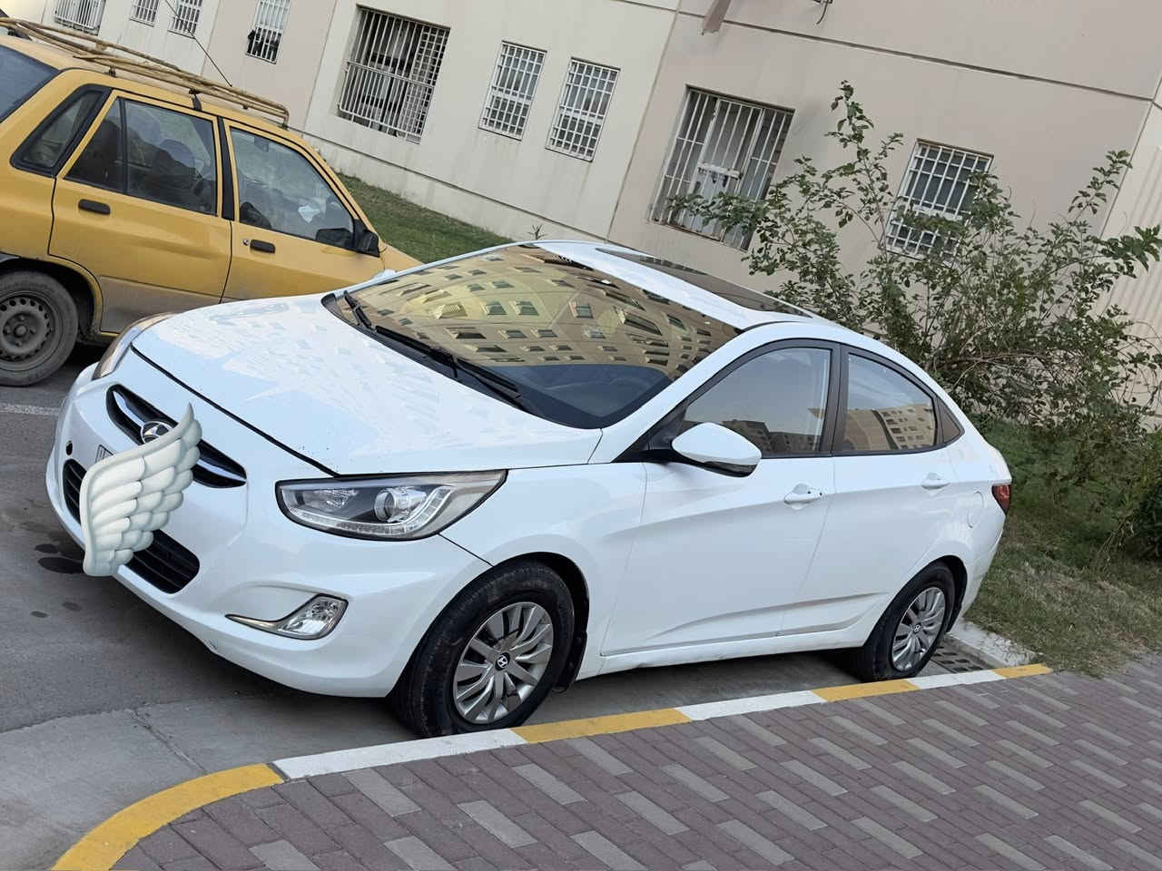 اكسنت ١٦ خليجي م ١٦٠٠ جاهزه من كلشي
فول مواصفات بلو … بيها شكم قطعه صبغ حسب السونار بدون لاضرر ولادواخل شرط …رقم بغداد دولي ..بسمنا …السعر ..٩٨..مكانها بغداد بسمايه

***********
