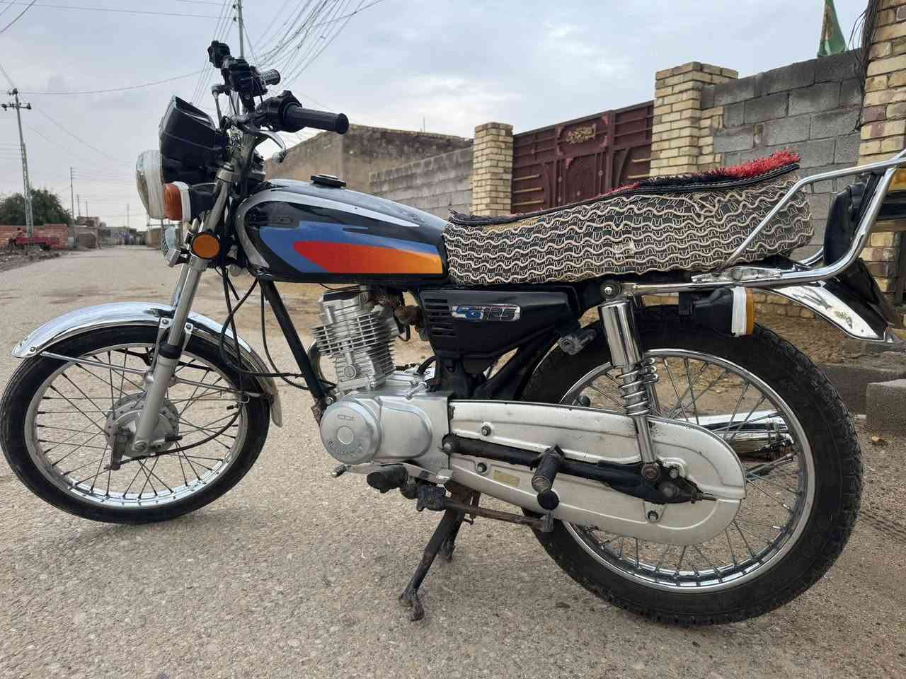 دراجه تلاش إيراني للبيع بدون جاهزه وجديده للاستفسار الاتصال بالرقم ***********
