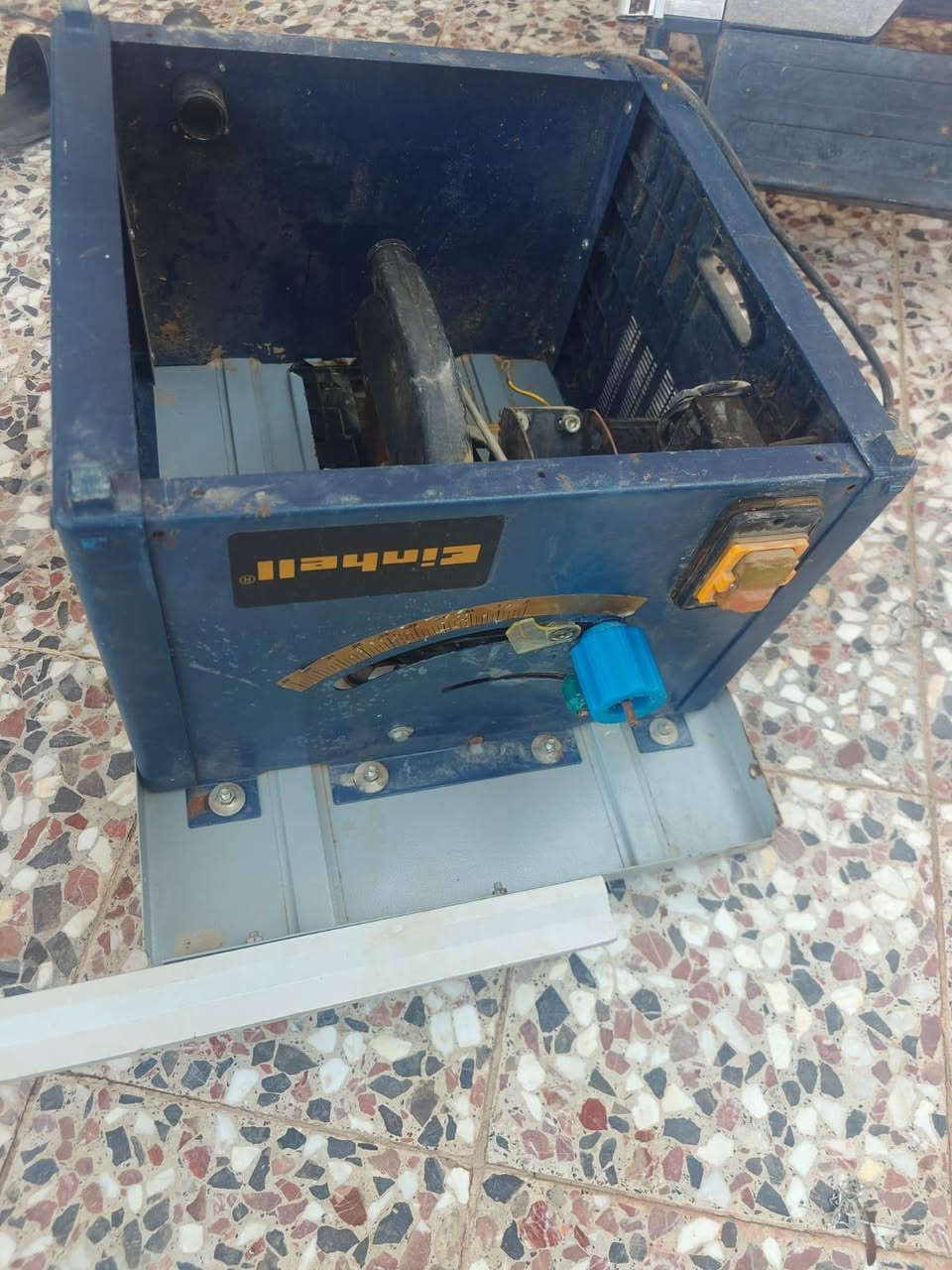 مكينه گص سقف ثانوي السعر 8 اوراق اوبيهه مجال***********
