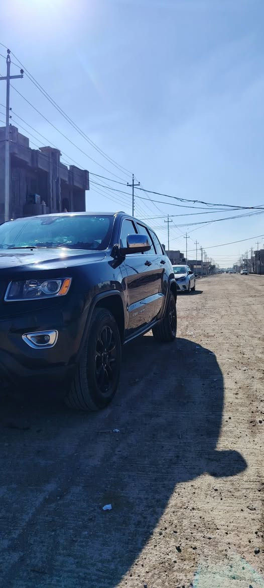 السلام عليكم جيب لاريدو موديل ٢٠١٤ أرقام الجديد باسمي سنويه وهزه جديده وأود أمريكي ماشيه ١٥٠ كير محرك ٣٦٠٠ مكفولات صدر نضيف تبريد ثلج تخم تاير جديد كير طياره شفات تشغيل عن بعد حساسات خلفية حادثه موضح بصور بيه صبغ جاملغين وبنيد العنوان ديالئ بعقوبه اتصال *********** السعر ١٦٠
