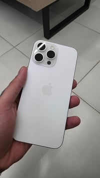 ايفون 16 برو ماكس ضمان ماستر بطارية 100‎%‎ نظافة 100‎%‎ لون ابيض المكا...