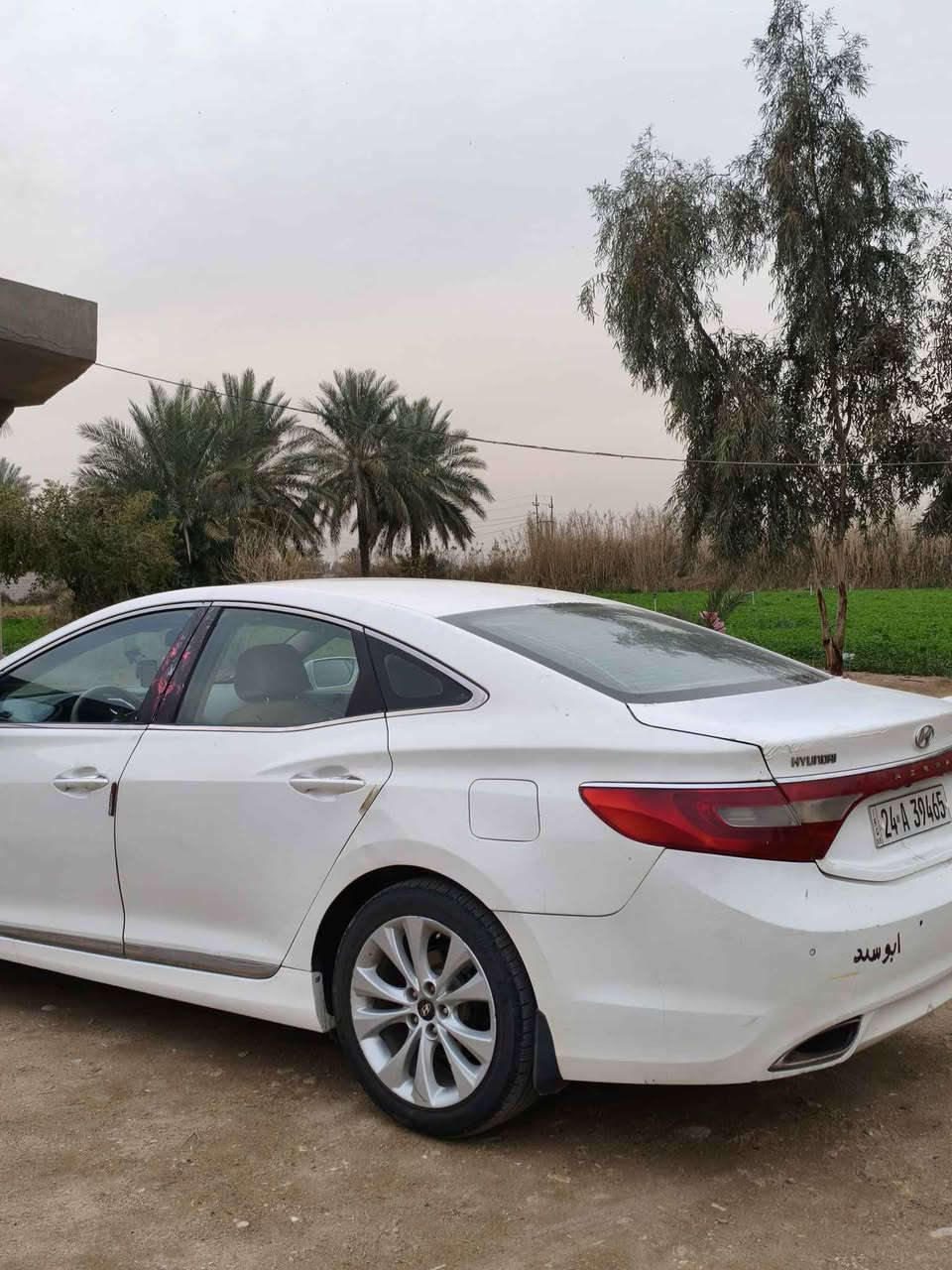 السلام عليكم للبيع  بسعر جوه السوك 105 ورقة 
هونداي ازيرا 2014 خليجي
محرك 6 سلندر 3000 المرغوب
رقم شمالي دولي
تبريد قطعتين ثلج
تخم تاير اصلي جديد 
داخلهه  يخبل ع ايدي 
دشبول محدث شاشه كبيره اصليه
بطانه  بوب صاج بلادي 
كشنات جلد تبريد تدفئه + دوشمه
كهربائيات جديده اي نقص مابيهه
مانع انزلاق
مكينه وكير مكفولات
مري شفط
ترحيب ابواب مري اشاير
تثبيت سرعه
تحكم ستيرن جهتين
بردات  تضليل 2 قطع خلفيه + برده خلفيه تحكم كهربائيه عند الرجوع
حساسات اماميه خلفيه
شادلها منضومه زنون عالي وناصي  قطعتين تحكم في عدسه الايت من داخل السياره
صدر امامي خلفي جديد
كامرا خلفيه دواره HD 
تقفل السياره عند ابتعاد البصمه عن السياره  
كير عادي واوتماتيك 
محرك كير مكفولات 
السياره بيهه ضربه بالجاملغ الامامي وجه الصندوق ضربه بسيطه فقط بدون بارد وبدون تبديل بيهه قطع صبغ ابيع حزام  
السياره تخبل وجاهزه تريد تحويل تريد وكاله 
العنوان بغداد *********** Colombo, Sri Lanka
