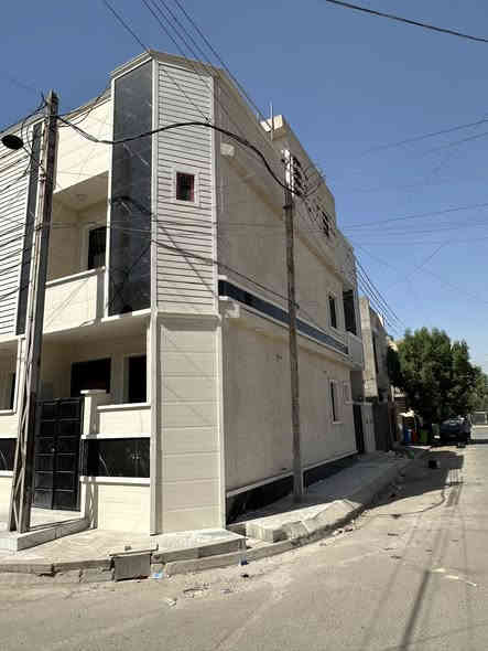 مشتمل (ركن) للبيع مساحه 40م بناء حديث فول درجه اولى الواجهه 4م النزال 10م يحتوي على 2 غرفه نوم كبيرة مع باقي الخدمات .

📍العنوان: حي البنوك (التربيه)خلف شارع النداوي موقع ممتاز جداً شارع نافذ عرضه 15م.

(بناء سنه 2025 زيرو غير مسكون)

للأستفسار اكثر مراجعة مكتب القمه للوساطة العقارية شارع الكنيسة او الاتصال على الأرقام التاليه:
*********** واتس اب
***********
