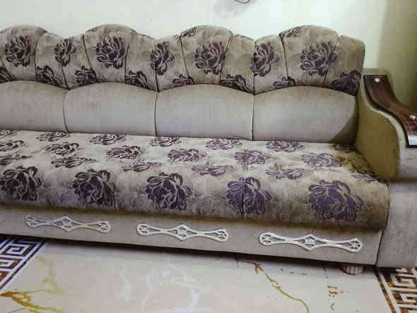 السلام عليكم
طخم للبيع ثلاث قطع بلا زاويه السعر 100 
الرقم ***********
