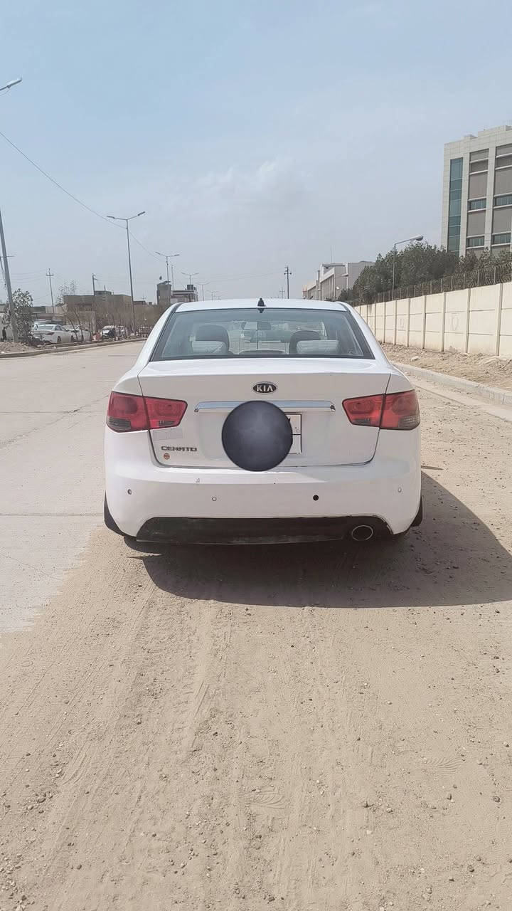 السلام عليكم 
للبيع كيا سيراتوو مكفوله موديل 2013 رقم اربيل تريد تحويل تريد وكاله السونار مرفق مع الصور فول مواصفات عده البصمه فتحه تحكم ستيرن شفتات اشاره بالمري حساس خلفي مكينه كير مكفولات السعر 105 وبيها مجال ***********......*********** مكاني بابل مركز المدينة
