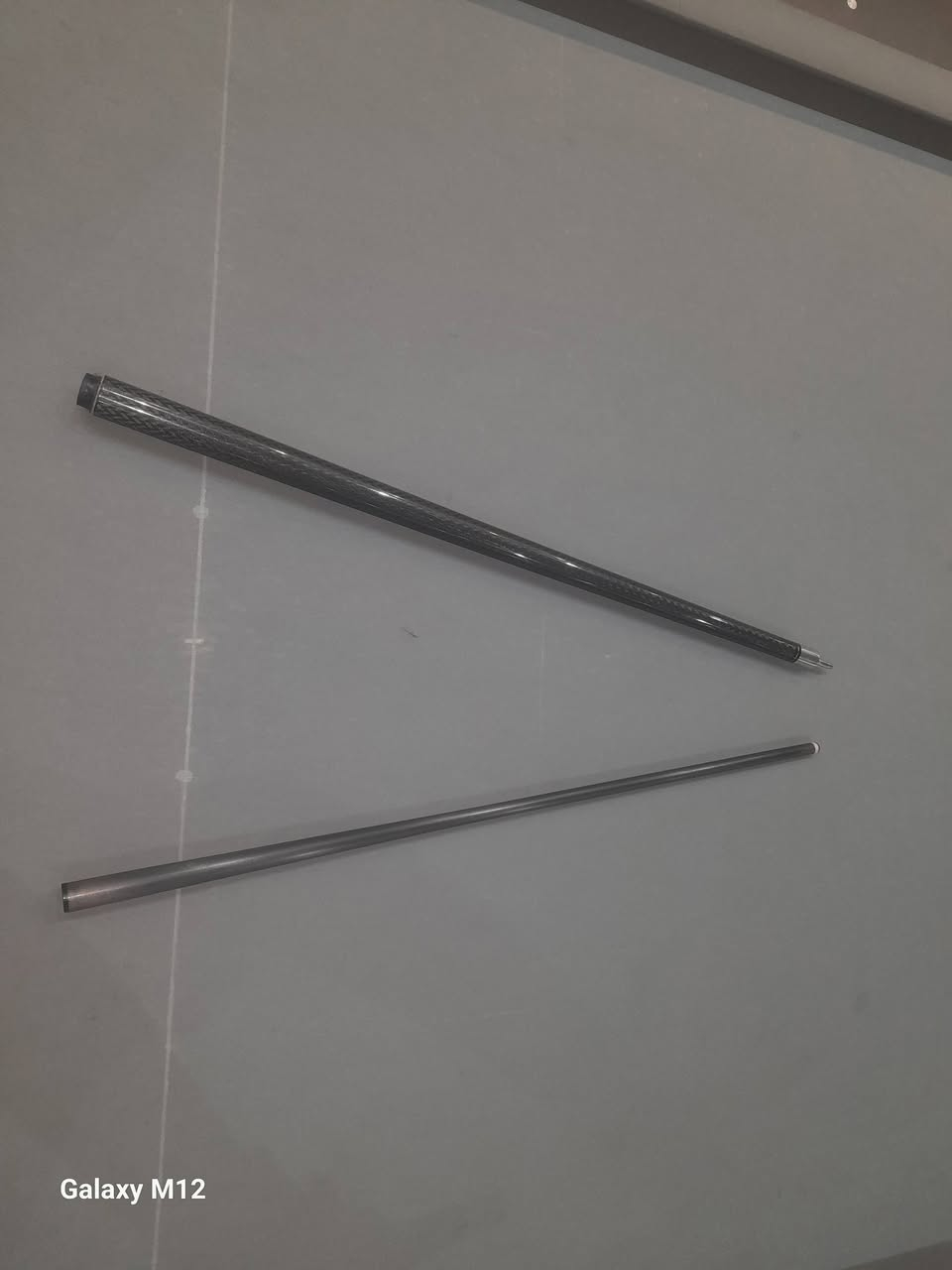 سلام عليكم  شباب عندي كيوب كربون فايبر للبيع  يرده يجين عل خاص  مكان  واسط الصويرة  رقمي ***********
