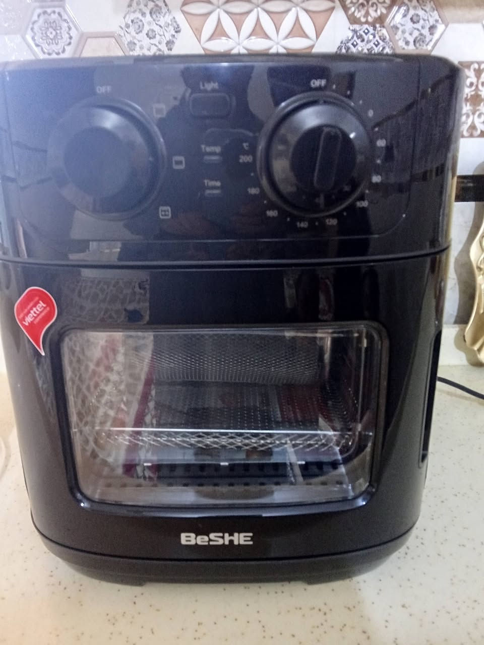 السلام عليكم عندي غلايه هوايه بعده نضيفه السعر75 بيها مجال الاستفسار الاتصال***********
