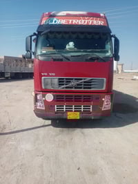 فولفو البيع 2003 مربوطه عربه سطحه تك تاير عربه موجوده وياه سياره تخم ت...