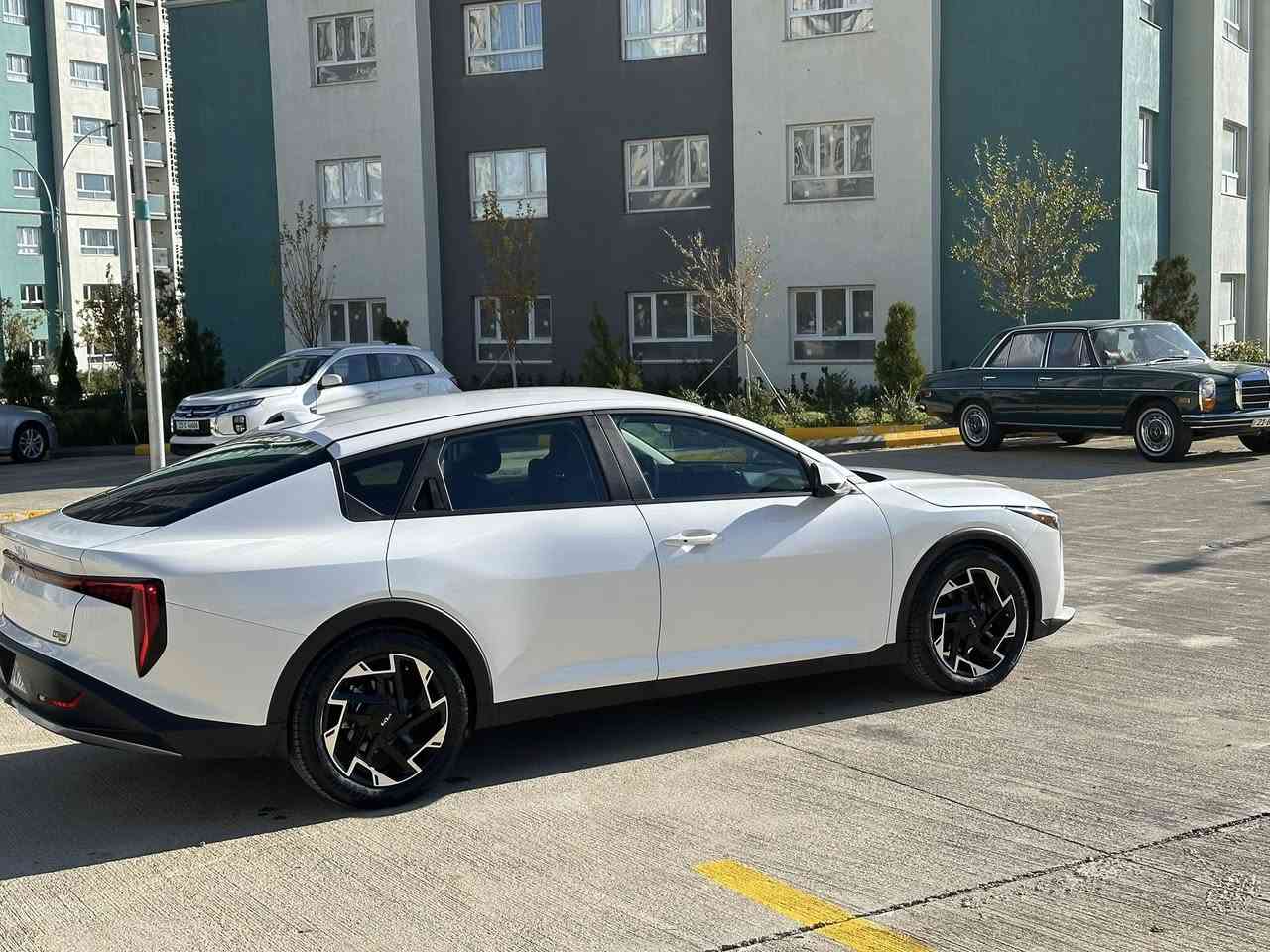 للبيع K4
موديل ٢٥ 

محرك ٢٠٠٠

حادث وضح بل صوره 

رقم سليمانيه 

المواصفات 

☆ تشغيل عن بعد 

☆ تشغيل بصمه ودخول بصمه وجنطه بصمه

☆ فتح الصندوك عند الاقتراب

☆ سايد بريك بصمه 

☆ تحديد مسار ومثبت سرعه واوتو هولد وكامره دواره

☆ اشاره ترحيب عند الاقتراب 

☆ شاشه متصله 

☆ اناره الدواخل لمس
عنوان سليمانيه 
***********
